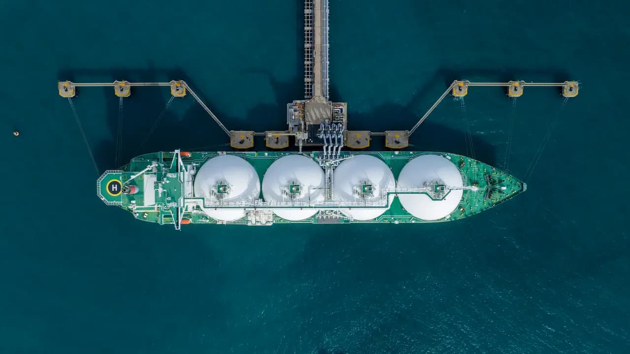 INCOTERMS 2020 Explained for Commodity Buyers: FOB, CIF, DAP, and DDP